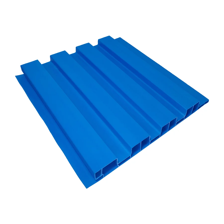 Painel ripado PVC na cor azul royal, fabricação Belo Santo